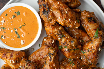 כנפיים מעושנות ברוטב חמאת בוטנים פיקנטי (350 גר)