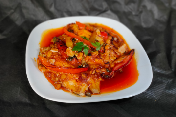 פילה מושט ברוטב אדום